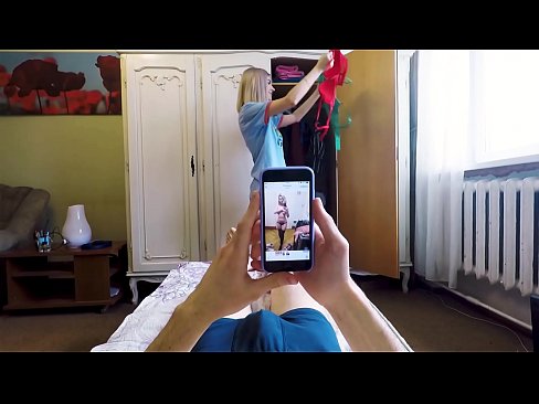 ❤️ Stepsister għamel lil ħuha jiġbor eżatt qabel ma daħlet id-dar ❤ Vidjow porn lilna ❤