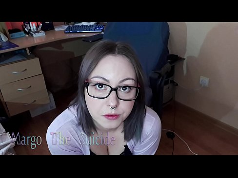 ❤️ Girl Sexy bi Nuċċali Sucks Dildo Profondament fuq il-Kamera ❤ Vidjow porn lilna ❤
