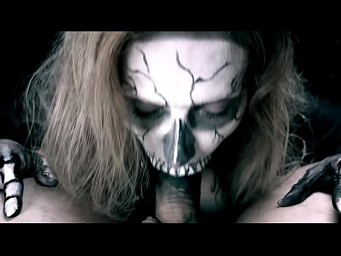 ❤️ Tfajla tad-dimostrazzjoni terda vit b'ħalqha iswed u tibla' cum. ❤ Vidjow porn lilna ❤